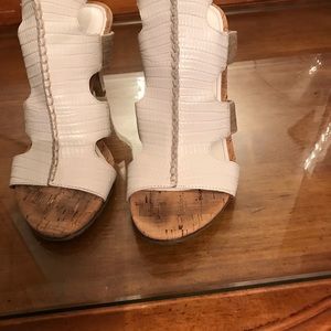 Donald J Pliner White embossed Slingback SZ 6